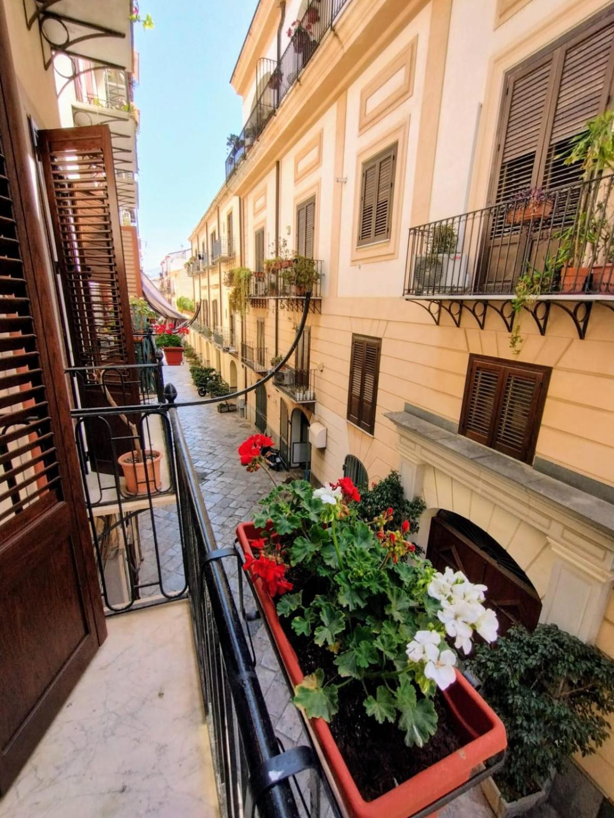 Domus Vetriera Lägenhet Palermo Exteriör bild